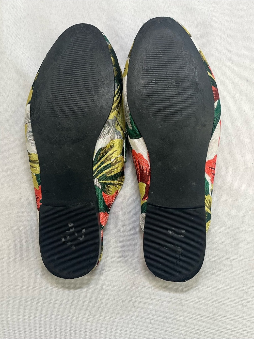 Steve Madden Multicolor Floral Bee Embroidered Slip-On Mules - Picture 9 of 10
